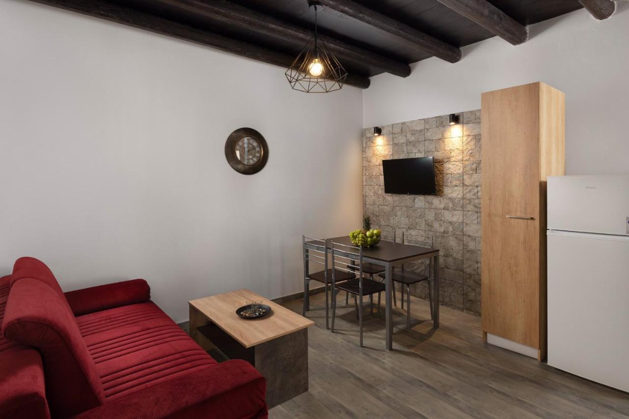 Apartments In The Center Marasia Rhodes City Екстериор снимка